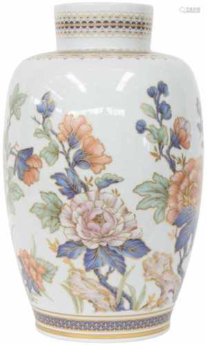 A porcelain vase decorated with polychromed flowers, signed Kaiser. Germany, 2nd half 20th