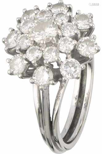 Entourage ring white gold, ca. 1.74 carat diamond - 18 ct.