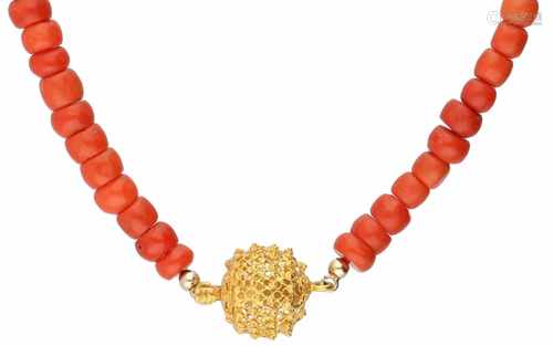 Necklace with yellow gold closure, red coral - 14 ct.