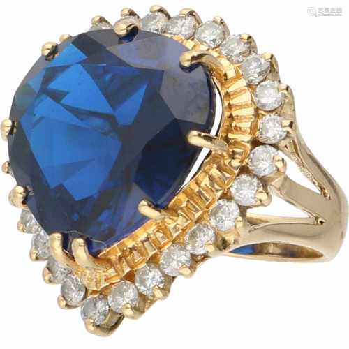 Cocktail ring yellow gold, ca. 1.35 carat diamond and blue spinel - 18 ct.