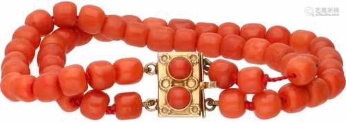 Bracelet with yellow gold closure, red coral - 14 ct.