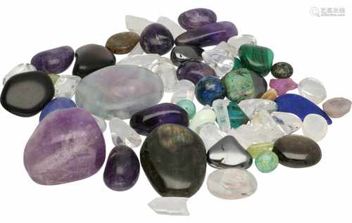 Large lot of various gems.