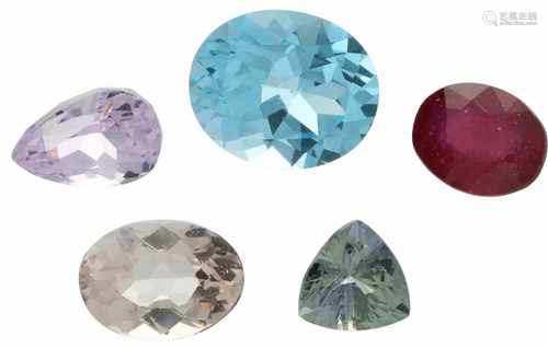 Lot of natural ruby, blue topaz, tanzanite, morganite and kunzite.