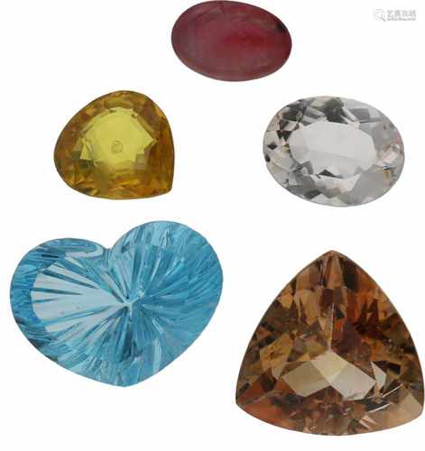 Lot of natural brown topaz, star ruby, yellow sapphire, blue topaz and morganite.