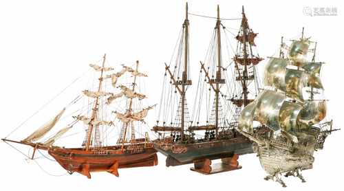 A lot with (3) model sailing ships, one silvered.