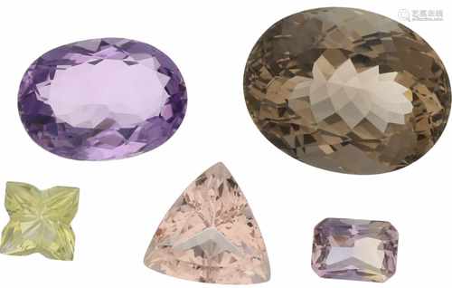 Lot of natural morganite, quartz, smoky quartz, ametrine and amethyst.