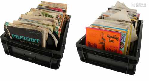 A lot with 45 rpm LP records, amongst others jazz and rock 'n roll.