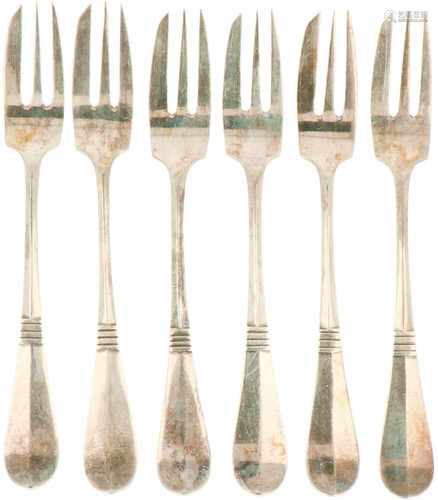 (6) Piece set of pie forks in a silver case.