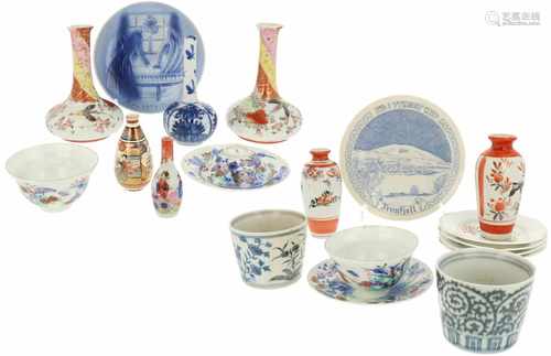 A lot with various porcelain. China/ Japan, 20th century.