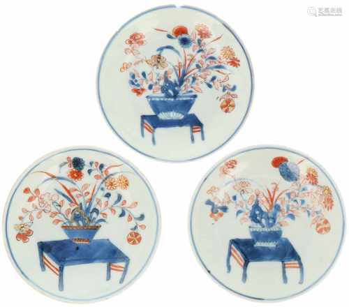 A set of (3) porcelain plates with Imari décor. China, 18th century.