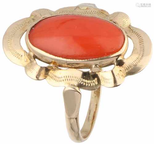 Ring yellow gold, red coral - 14 ct.