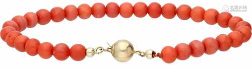 Bracelet with yellow gold closure, red coral - 14 ct.