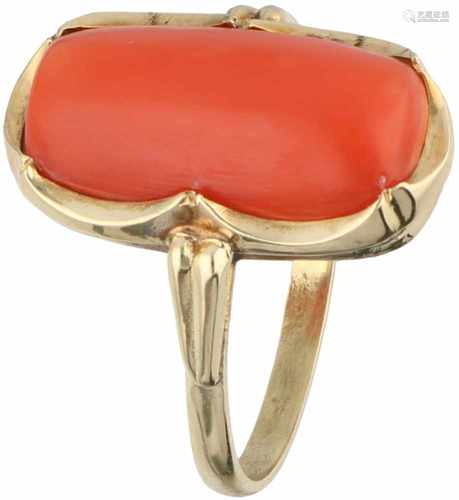 Ring yellow gold, red coral - 14 ct.