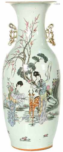 A porcelain Qianjinag Cai vase with decor of Chinese figures in a landscape. China, 19th/ 20th