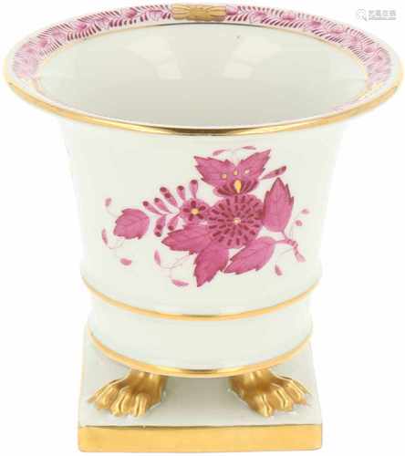 A porcelain cachepot with Apponyi Pink décor. Herend, 2nd half 20th century. 