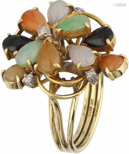 Cocktail ring yellow gold, ca. 0.04 carat diamond and white, green, black, brown and orange jade -