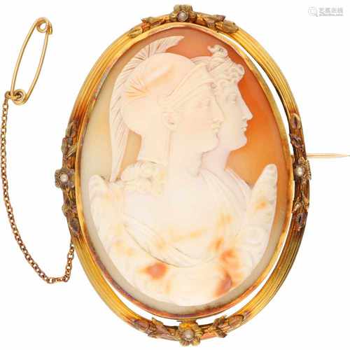 Cameo brooch yellow gold, shell and seapearl - 18 ct.