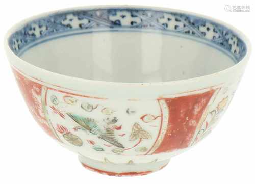 A porcelain bowl with polychromed décor. China, Transition. 