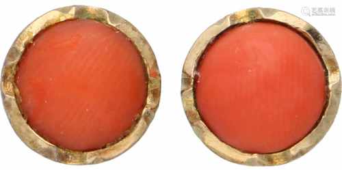 Solitary earrings yellow gold, red coral - 14 ct.