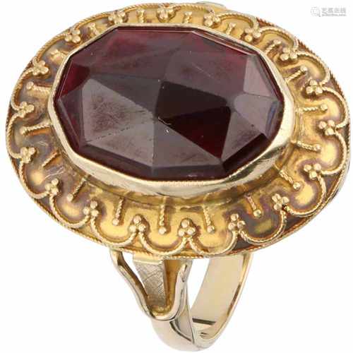 Ring yellow gold, granate - 14 ct.