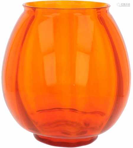 Glass factory Leerdam, 'A.D. Copier 1928'. An orange glass vase with vertical optic shape. 