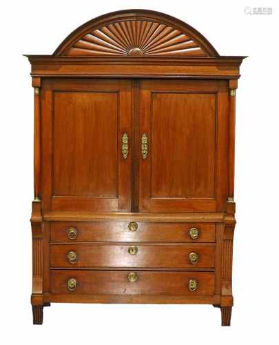 A 'Drenthe' oak cabinet. The Netherlands, 19th century.