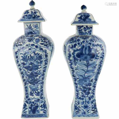 A set of (2) porcelain vases with floral décor. China, Kangxi.