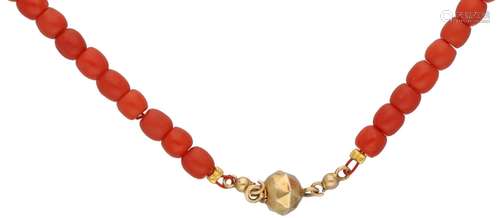 Necklace with yellow gold closure, red coral - 14 ct.