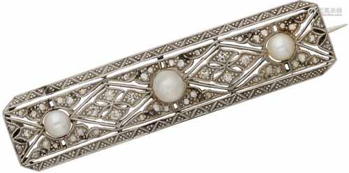 Brooch white gold, ca. 0.25 carat diamond and pearl - 14 ct.