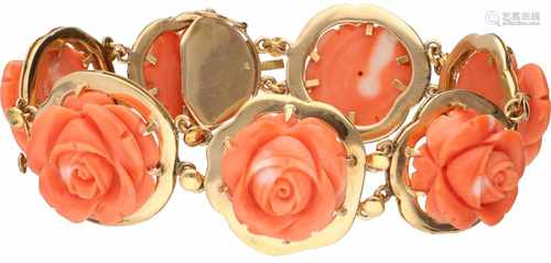 Bracelet yellow gold, cut red coral roses - 18 ct.