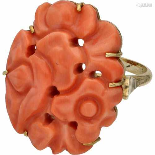 Ring yellow gold, cut red coral - 14 ct.