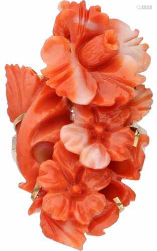 Ring yellow gold, cut flower shaped red coral - 14 ct.