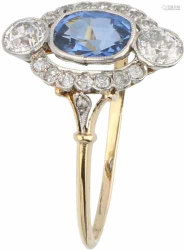 Entourage ring yellow gold, ca. 0.65 carat diamond and sapphire - 14 ct. and Pt 950.