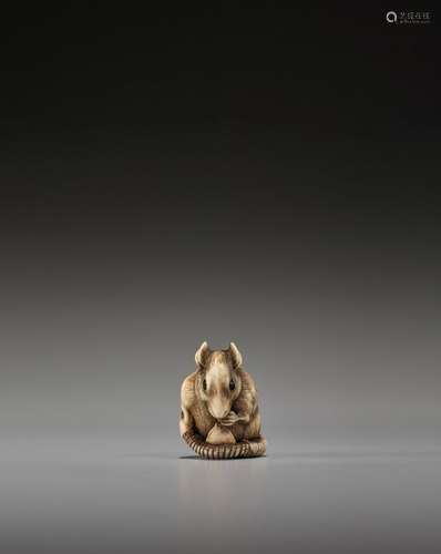 A POWERFUL KYOTO SCHOOL IVORY NETSUKE OF A RAT WIT…