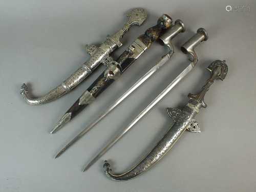 Militaria including a Scottish dirk