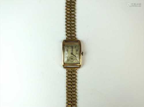 Manufacturer: Rolex Model Name: N/A Year: Circa 1940's Case No: 556 // 59331 Case Material: 9ct Gold