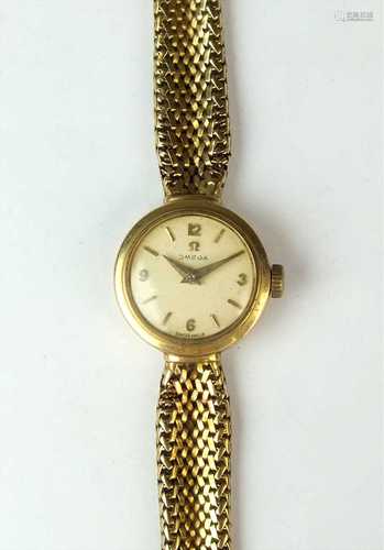 Manufacturer: Omega Model Name: N/A Year: 1961 Case No: 977 / 121405 Case Material: 9ct Yellow