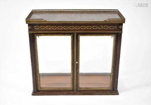 A late 19th century French table top display case