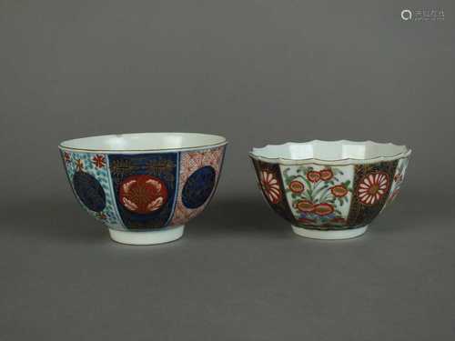 Two Worcester imari tea bowls, circa 1760