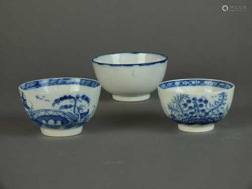 Three Caughley blue and white tea bowls, circa 1785