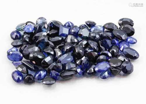 Lot blaue Saphire, zus. ca. 44 ct..