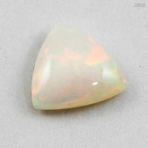 Weißer Opal, 3,79 ct.