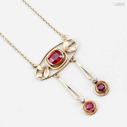 Jugendstil-Collier.