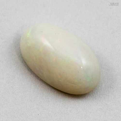 Weißer Opal, 4,8 ct.