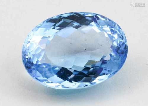 Leuchtend blauer Topas, 50,69 ct.