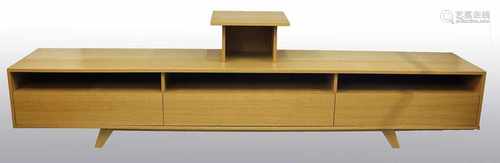 Modernes Sideboard, Tischlerarbeit.