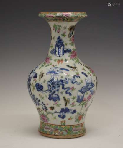 Chinese Canton Famille Rose porcelain vase of Haitangzun or Begonia form, decorated in shallow