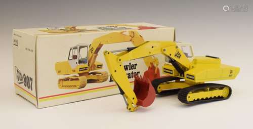 West German NZG Modelle die-cast JCB 807 Crawler Excavator model, No.141, within the original box