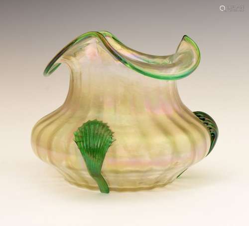 Early 20th Century Art Nouveau iridescent glass vase in the manner of Loetz, having a three-lobed