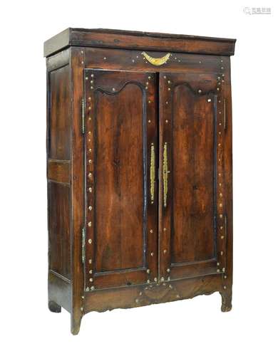 Late 18th/early 19th Century French cherrywood armoire, the plain detachable cornice over brass